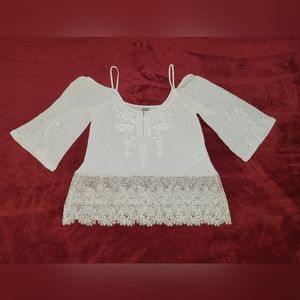 Ecoté embroided top, like new